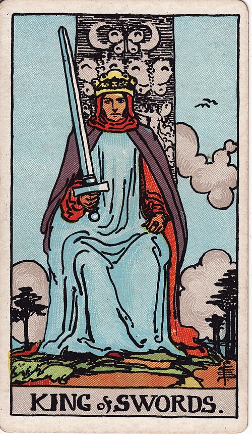 König der Schwerter: Frontaler Thron, Gezogenes Schwert, Schmetterlingsartige Thronmotive, Weite und Wolken. Originalillustration von Pamela Colman Smith.