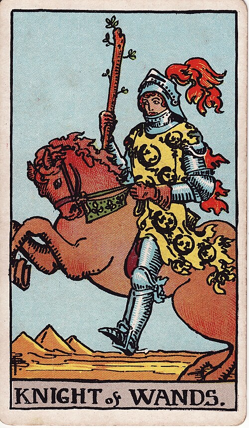Ritter der Stäbe: Bewegtes Pferd, Kurzer Stab, Flammend wirkender Schmuck, Trockene Reiselandchaft. Originalillustration von Pamela Colman Smith.